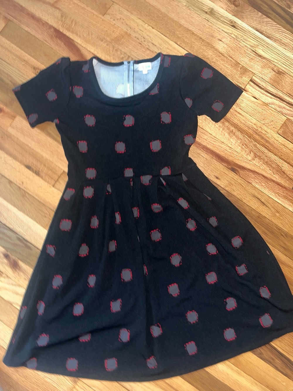 lularoe Amelia dot square print
